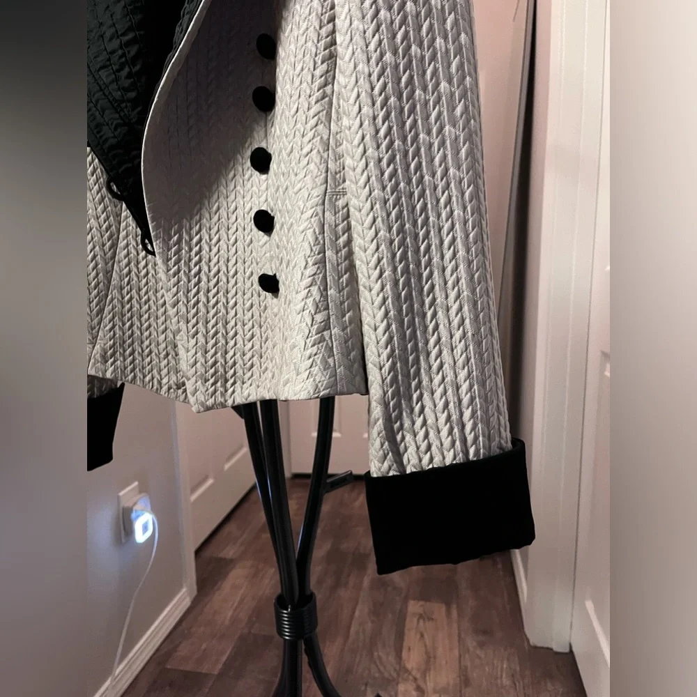 ARMANI COLLEZIONI beautiful BLAZER Jacket Made in ITALY with Velvet Details - Picture 15 of 16